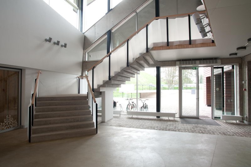 Materiālu apstrāde: Materiālu apstrāde: